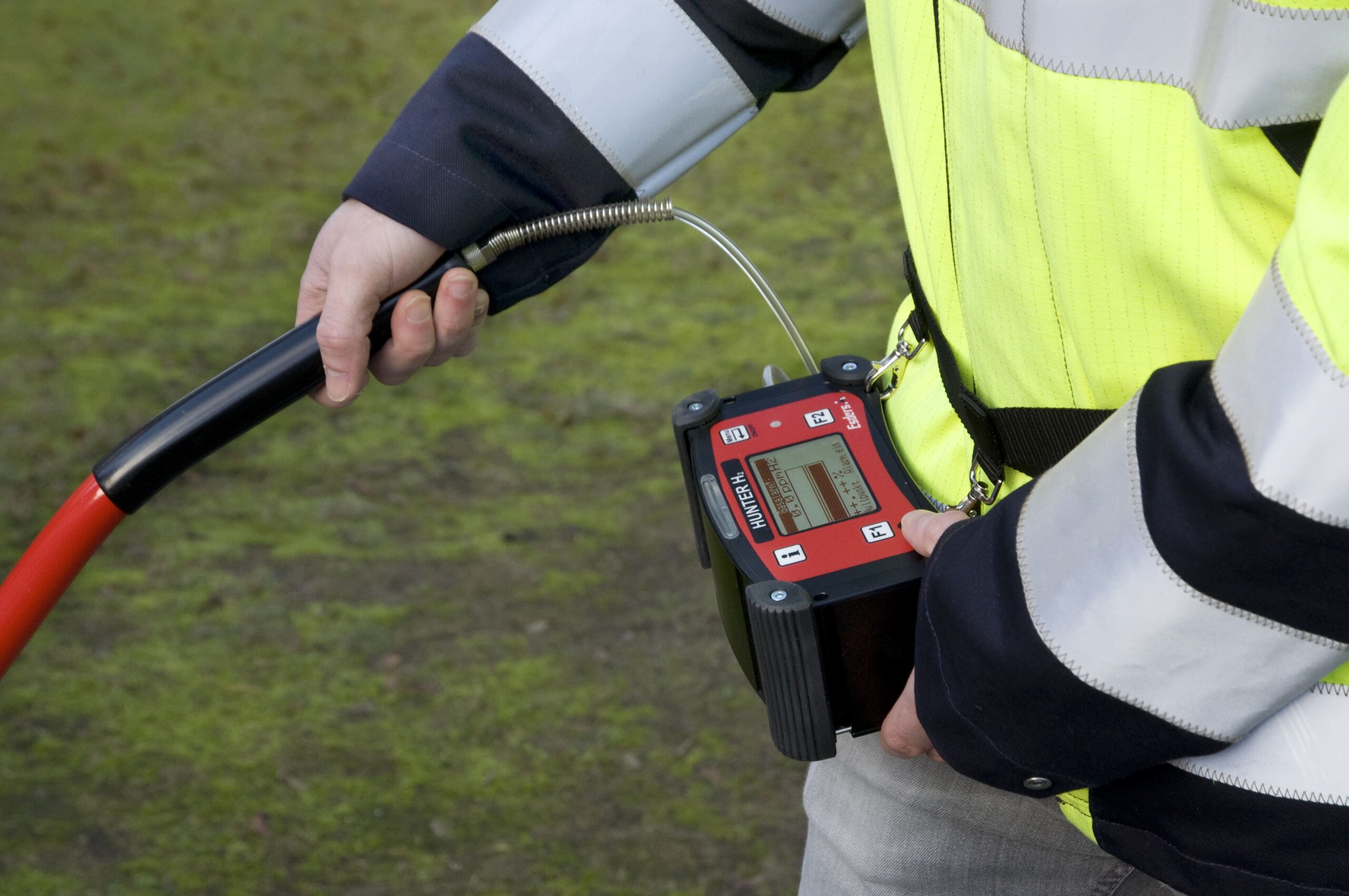 Detector de fugas de agua HUNTER H2 en uso
