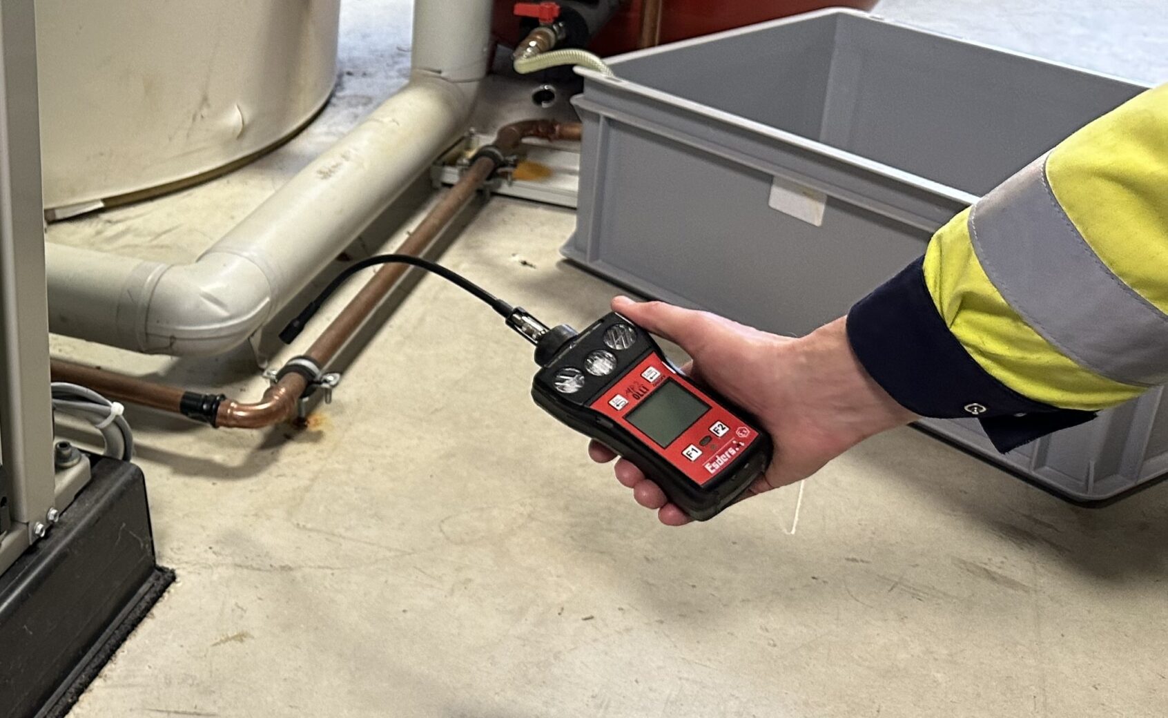 OLLI Tracergas localizando fugas en el circuito de calefacción